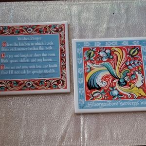 2 kitchen decor tiles